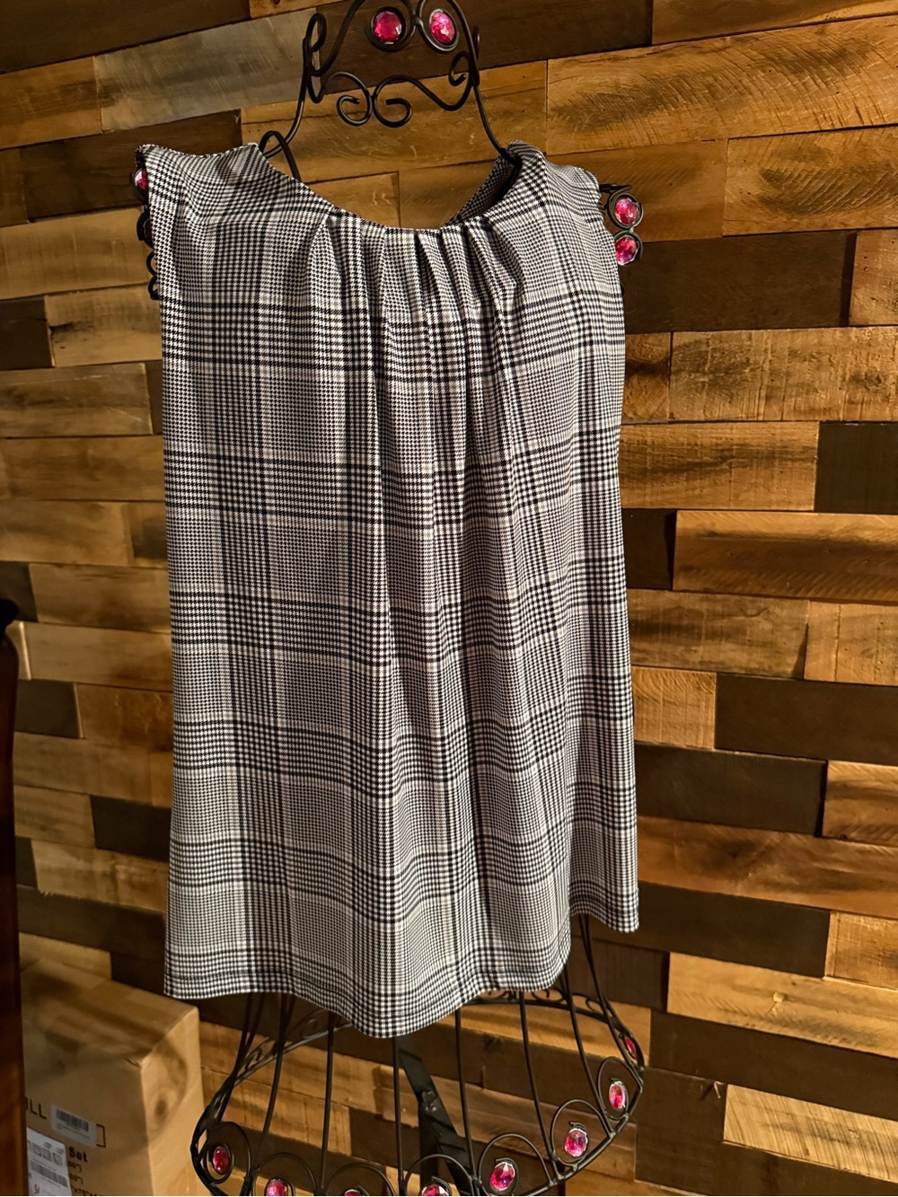 Calvin Klein Womens Plaid Blouse Black White Sleeveless Pullover L Pleated